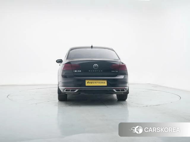 Volkswagen Magotan 2023 Черный из Китая, фото 6