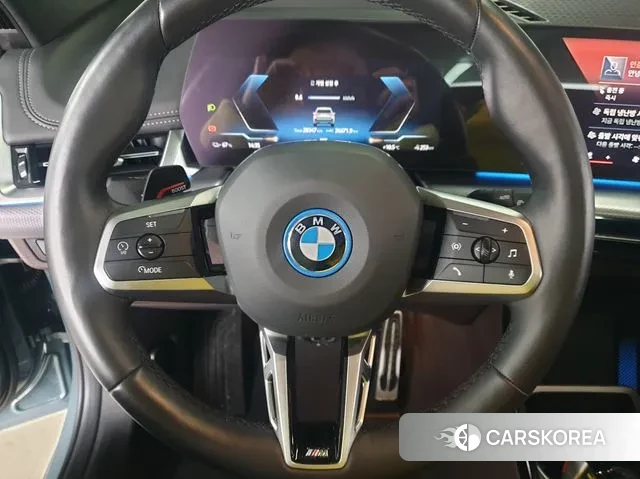 BMW iX1 (U11) 2024 Светло-зеленый из Кореи, фото 6