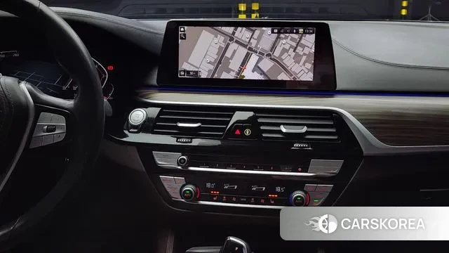 BMW 5 Series (G30) 2020 Белый из Кореи, фото 6