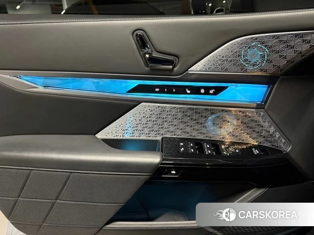 BMW 7 Series (G70) 2023 Серебристо-серый из Кореи, фото 6