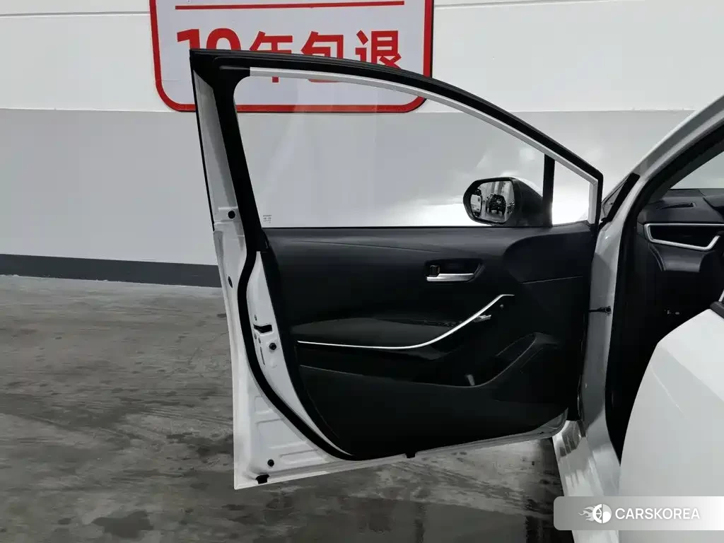 Toyota Corolla 2024 Белый из Китая, фото 6