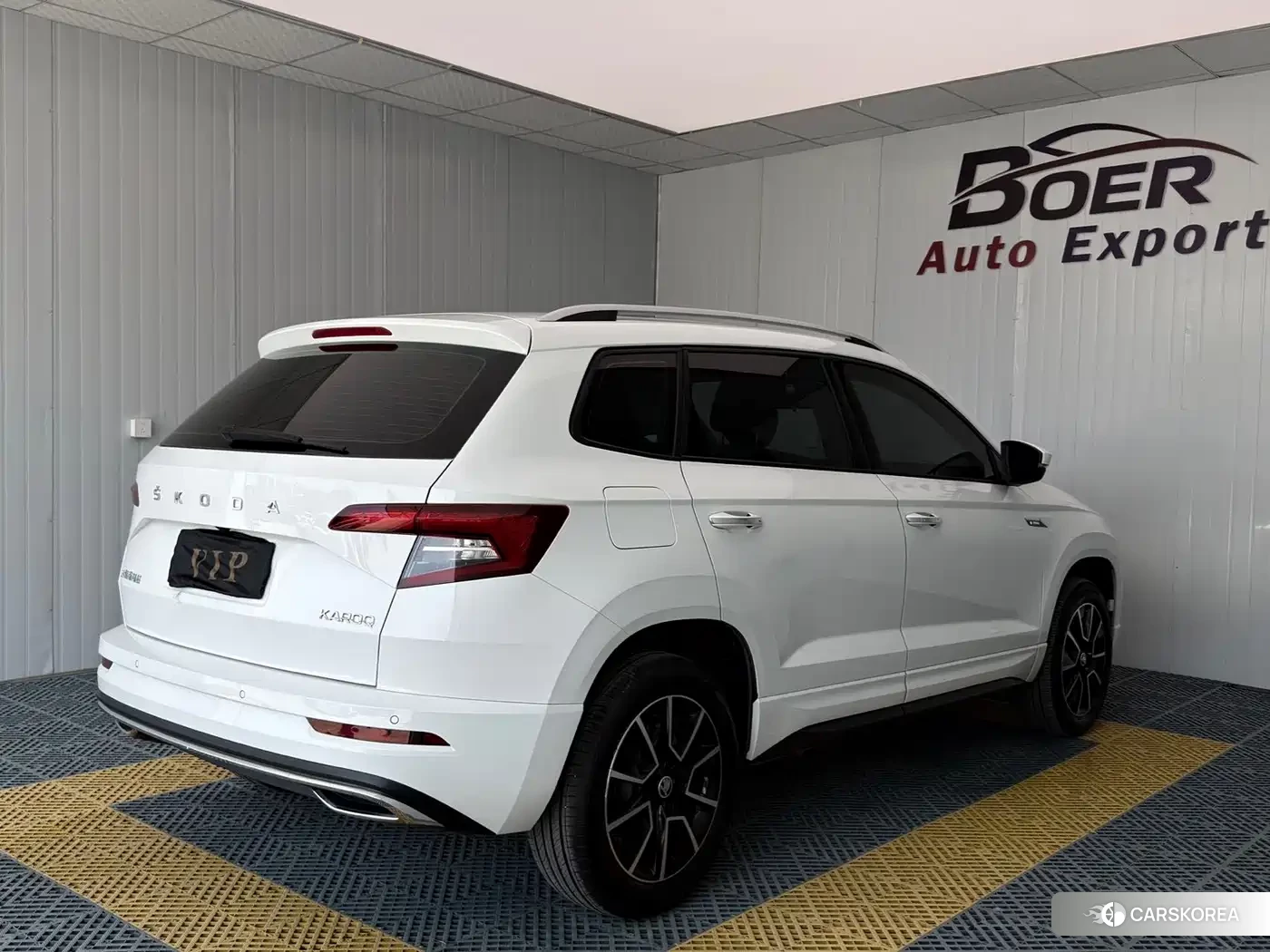 Skoda Karoq 2023 Белый из Китая, фото 6