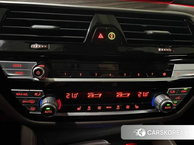 BMW 5 Series (G30) 2020 Белый из Кореи, фото 6