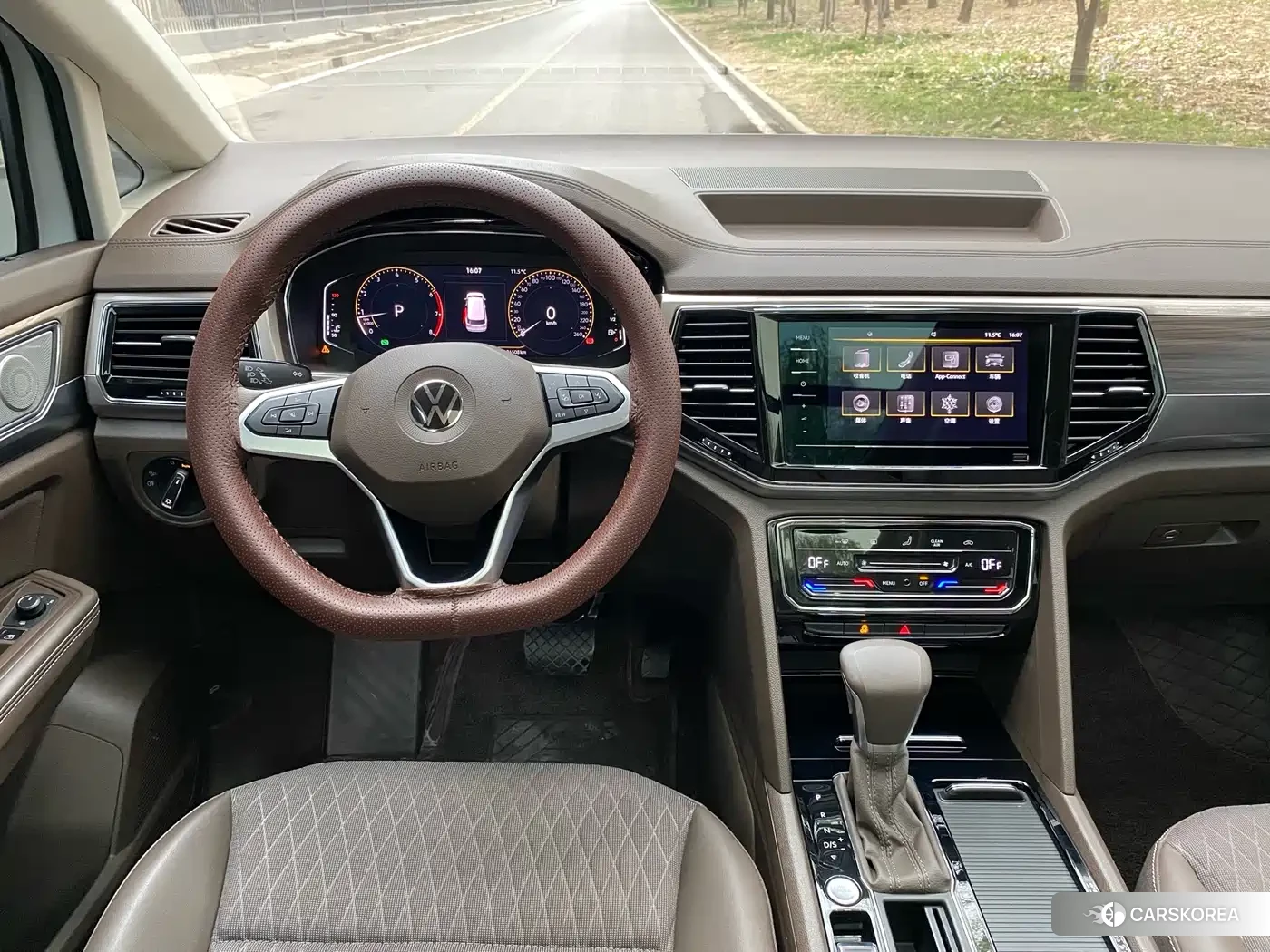 Volkswagen Viloran 2022 Белый из Китая, фото 6