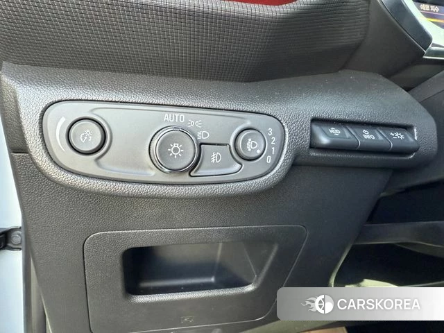 Chevrolet (GM Daewoo) Trailblazer 2023 Белый из Кореи, фото 6