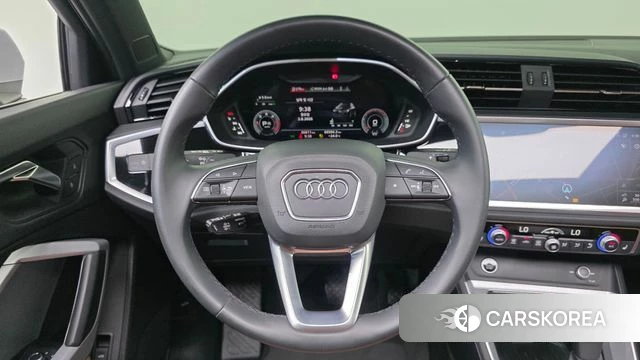 Audi Q3 (F3) 2022 Белый из Кореи, фото 6