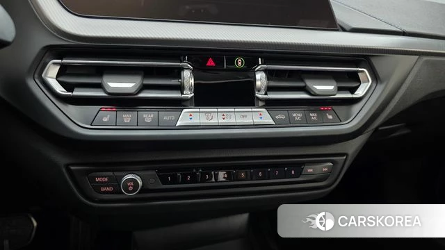 BMW 1 Series (F40) 2023 Белый из Кореи, фото 6