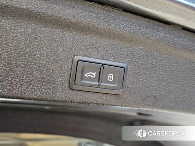 Audi Q3 (F3) 2023 Серый из Кореи, фото 6