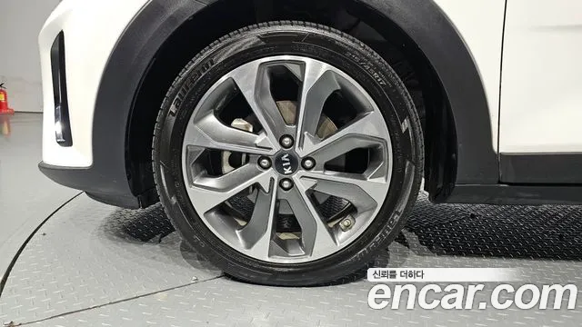 Kia Stonic 2018 Белый из Кореи, фото 6