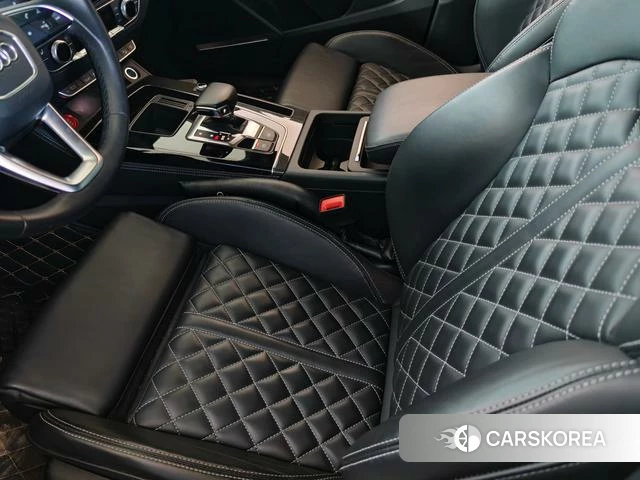 Audi Q5L Sportback 2022 Черный из Китая, фото 6