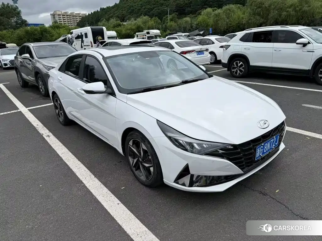 Hyundai Elantra 2023 Белый из Китая, фото 6