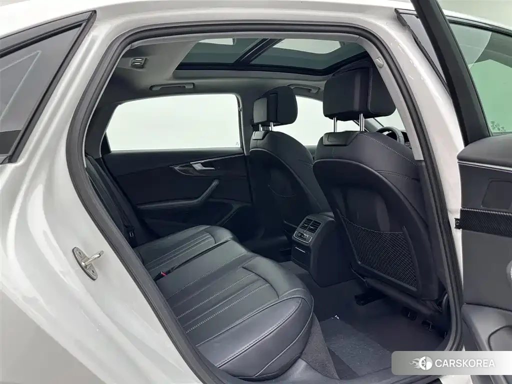 Audi A4L 2023 Белый из Китая, фото 6