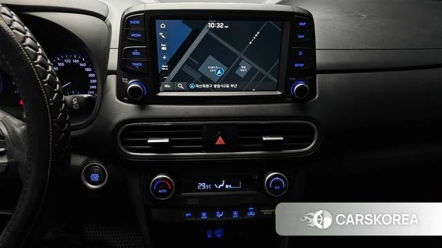 Hyundai Kona 2019 Светло-серебряный цвет из Кореи, фото 6