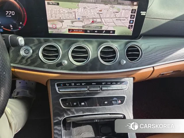 Mercedes-Benz E-Class W213 2020 Белый из Кореи, фото 6