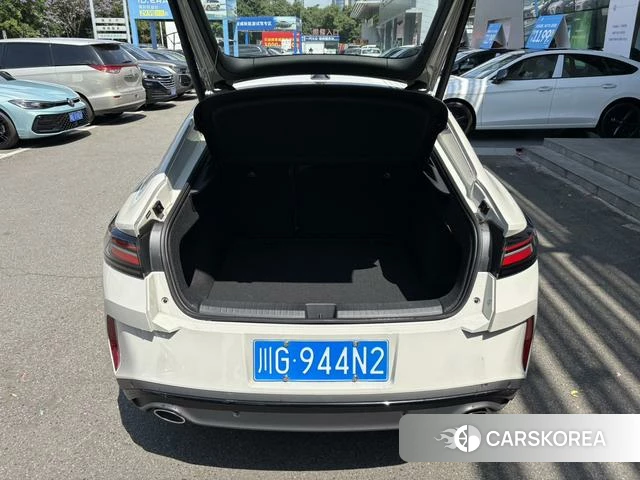 Volkswagen Lingdu 2025 Белый из Китая, фото 6