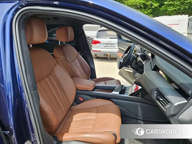 Audi e-Tron 2020 Синий из Кореи, фото 6