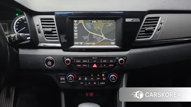 Kia Niro 2018 Серебристо-серый из Кореи, фото 6