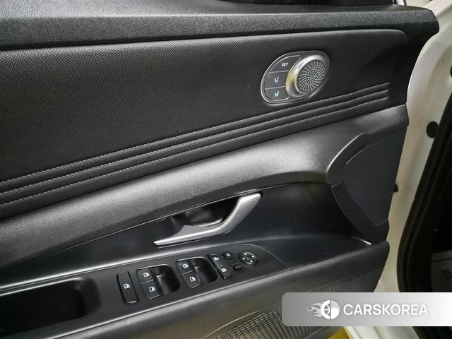 Hyundai Avante Hybrid (CN7) 2022 Белый из Кореи, фото 6
