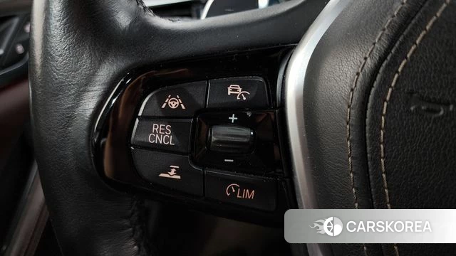 BMW 5 Series (G30) 2018 Серебристо-серый из Кореи, фото 6