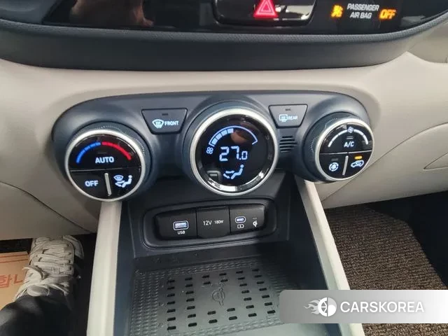 Hyundai Venue 2023 Белый из Кореи, фото 6