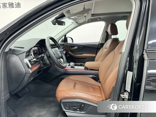 Audi Q7 2024 Черный из Китая, фото 6