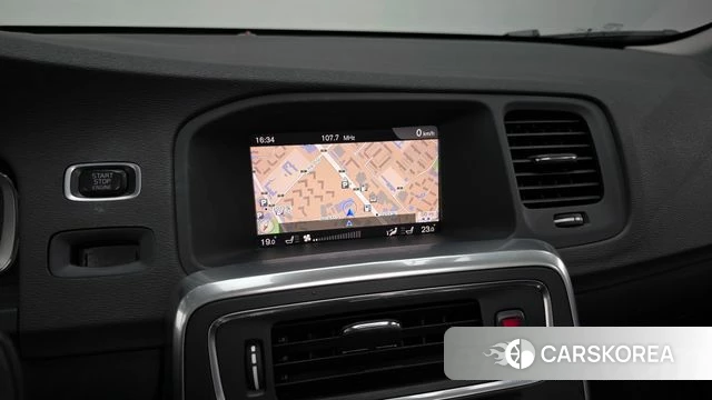 Volvo S60 2018 Белый из Кореи, фото 6