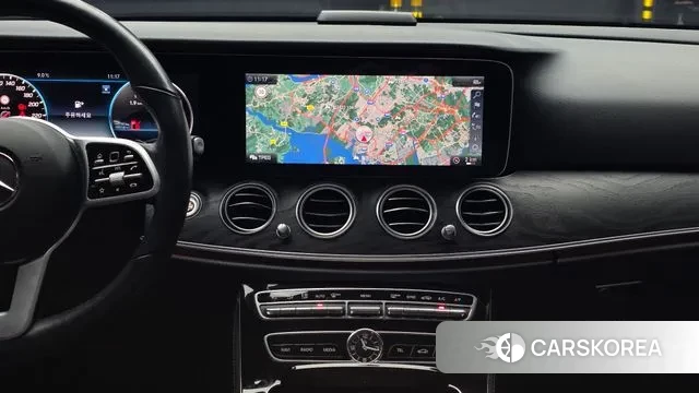 Mercedes-Benz E-Class W213 2018 Белый из Кореи, фото 6