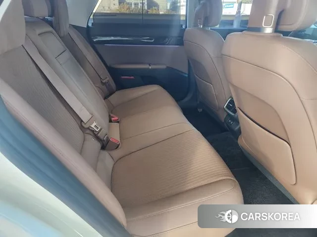 Hyundai Grandeur Hybrid (GN7) 2023 Белый из Кореи, фото 6