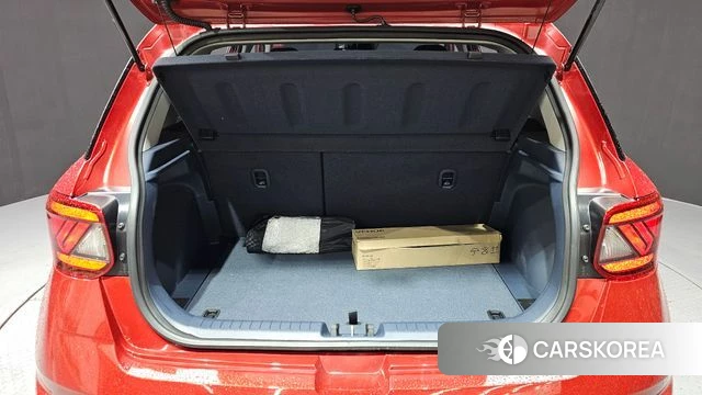 Hyundai Venue 2025 Красный из Кореи, фото 6