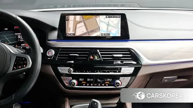 BMW 5 Series (G30) 2020 Белый из Кореи, фото 6