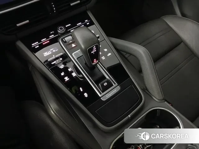 Porsche Cayenne (PO536) 2020 Светло-серебряный цвет из Кореи, фото 6