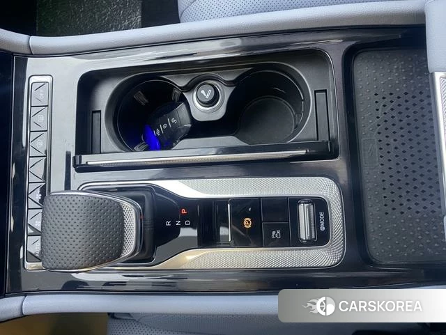 Red flag H5 PHEV 2025 Серебристо-серый из Китая, фото 6