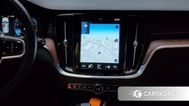 Volvo V60 Cross-Country 2nd Generation 2021 Белый из Кореи, фото 6