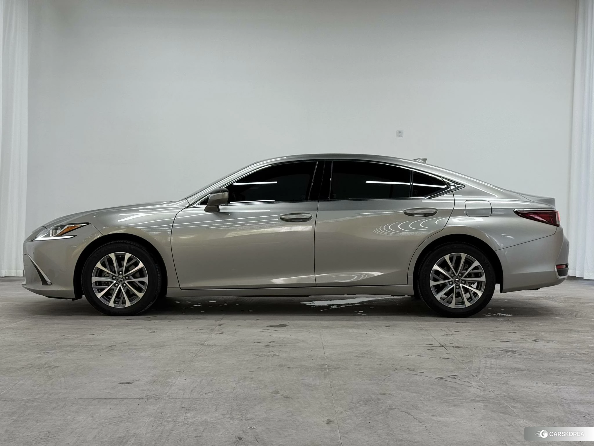 Lexus ES 2021 Серебристо-серый из Китая, фото 6