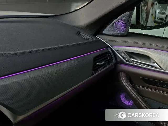 BMW 5 Series (G30) 2018 Белый из Кореи, фото 6