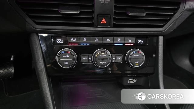 Volkswagen 7th Generation of Jetta 2020 Серебристо-серый из Кореи, фото 6