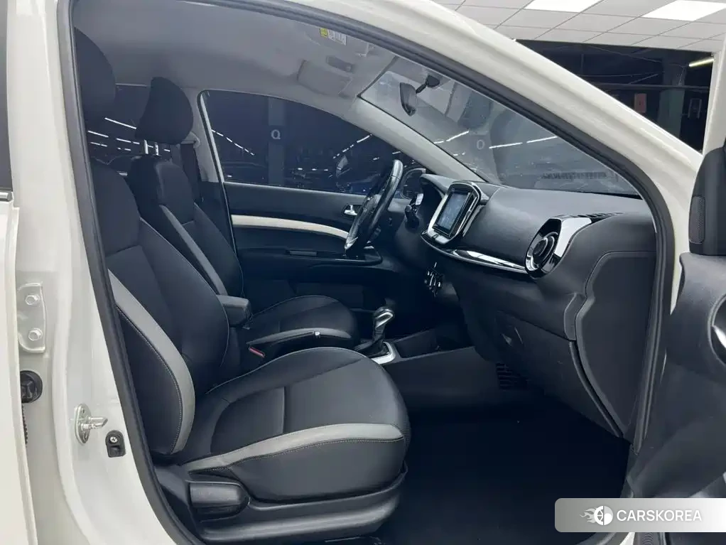 Kia KX1 2023 Белый из Китая, фото 6