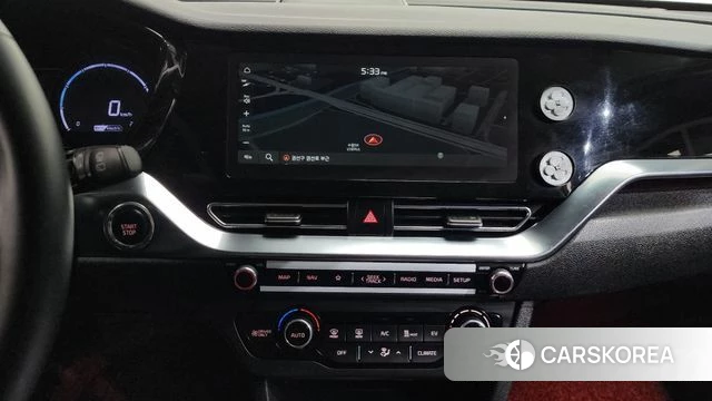 Kia Niro Plus 2022 Серебряный из Кореи, фото 6