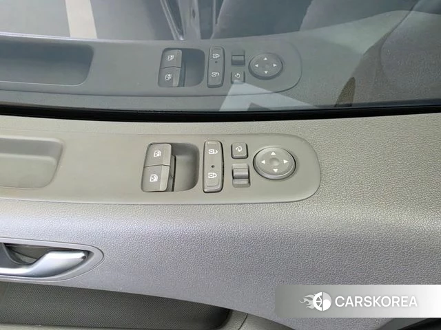 Hyundai Staria 2023 Серебристо-серый из Кореи, фото 6