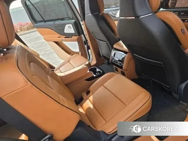 Lincoln Aviator 2nd generation 2025 Белый из Кореи, фото 6