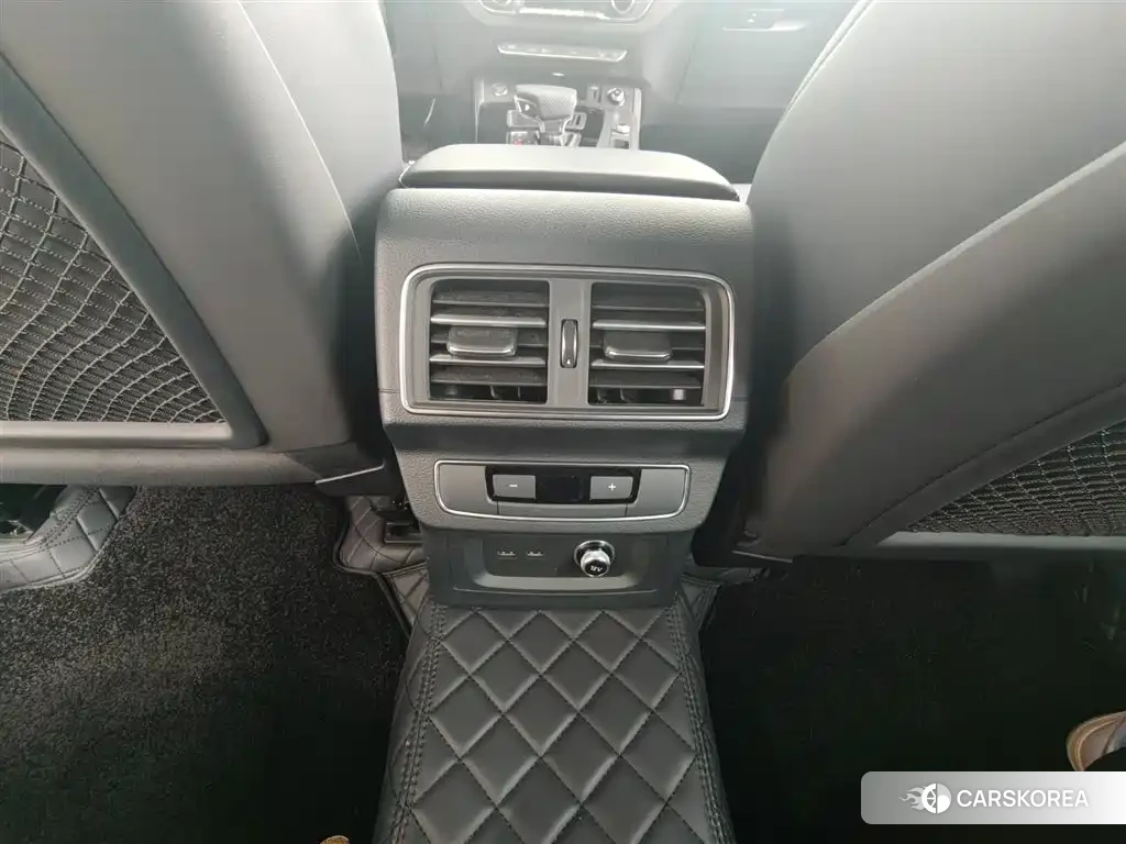 Audi Q5L 2024 Черный из Китая, фото 6