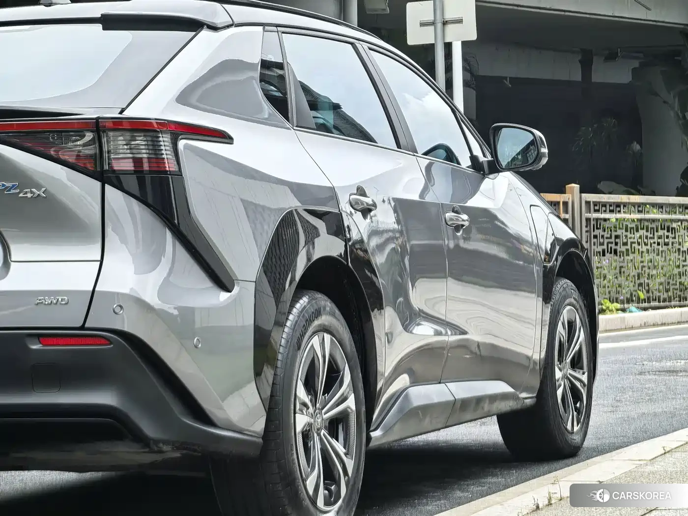 Toyota bZ4X 2022 Silver/gray из Китая, фото 6