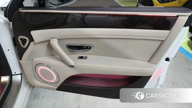 Bentley Flying Spur 2nd Generation 2018 Белый из Кореи, фото 6