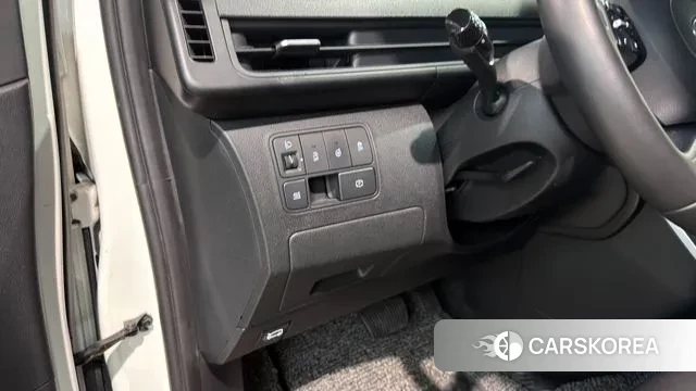 Hyundai Staria 2023 Белый из Кореи, фото 6