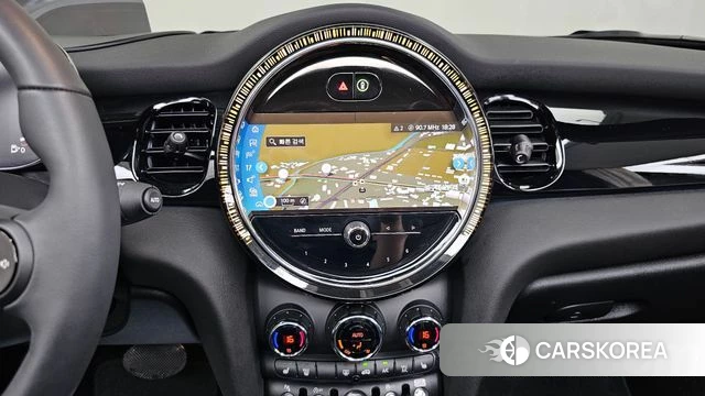 Mini Cooper Convertible 2024 Белый из Кореи, фото 6