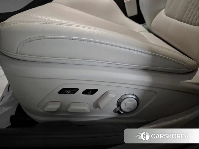 Hyundai Grandeur Hybrid (GN7) 2023 Белый из Кореи, фото 6