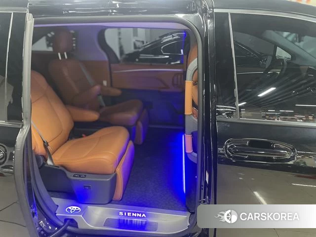 Toyota Saina 2025 Черный из Китая, фото 6