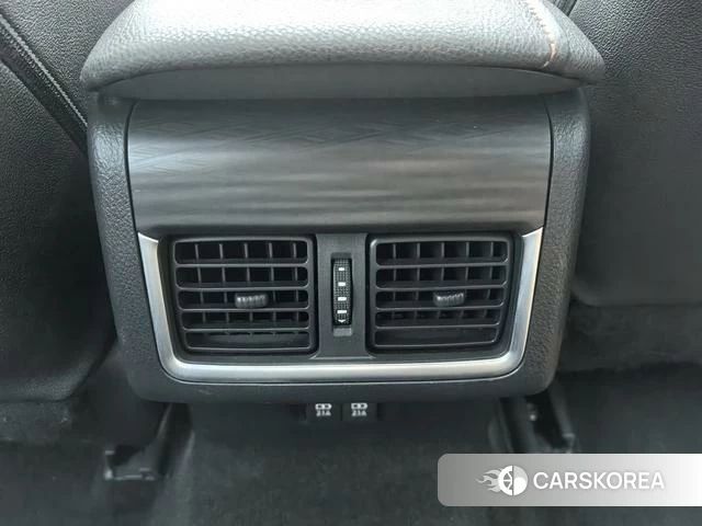 Toyota Camry 2023 Шампань из Китая, фото 6