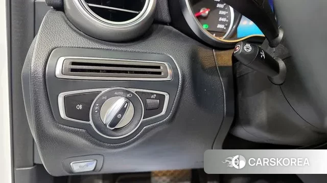 Mercedes-Benz C-Class W205 2019 Белый из Кореи, фото 6