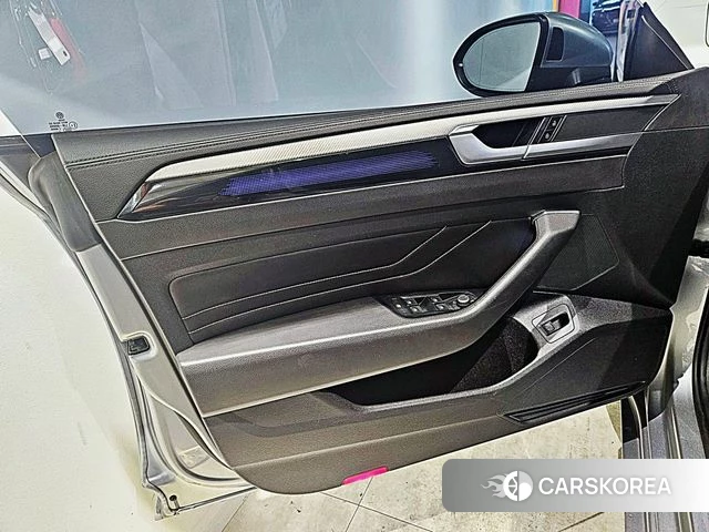 Volkswagen Arteon 2023 Серебряный из Кореи, фото 6